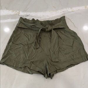 Abercrombie & Fitch High Waist Olive Shorts medium